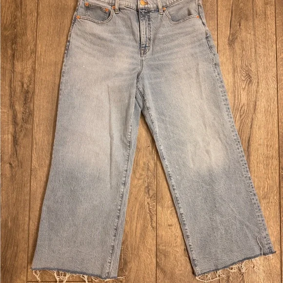 ✨ J.Crew Wide Leg Crop Jeans | Size 29 | Light Wash ✨ - Picture 2 of 2